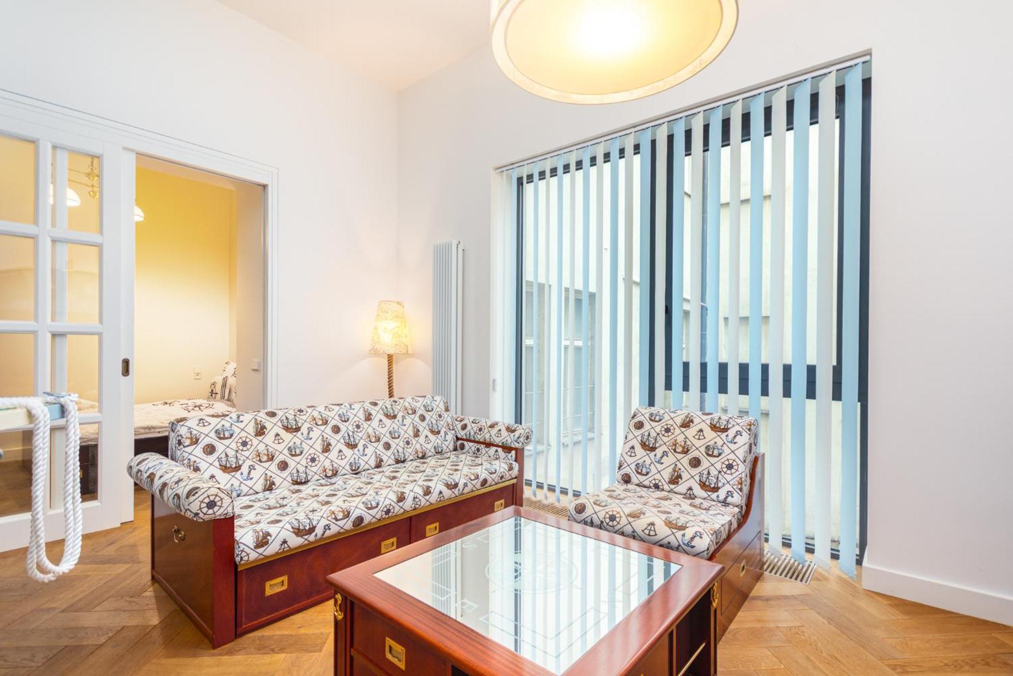 Luxury Yacht-style Old Town Appartement
